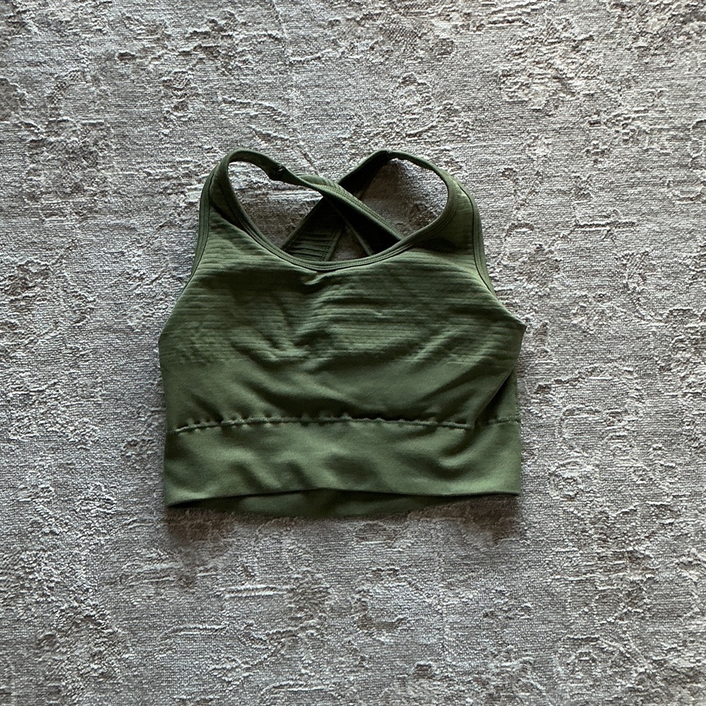 Alphalete sports bra